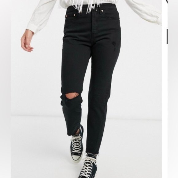 Levi’s Black Distressed Wedgie Straight Leg Jeans Size 28 - Picture 1 of 13